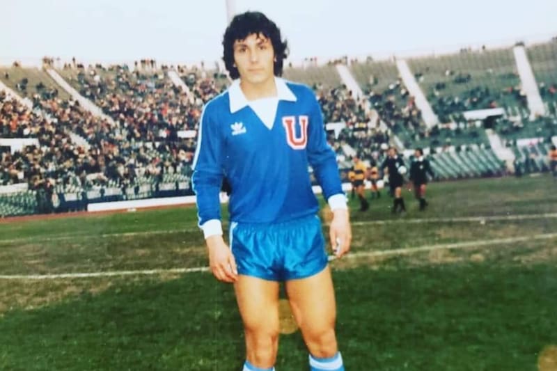 El Búfalo jugó por Universidad de Chile entre 1983 y 1986.