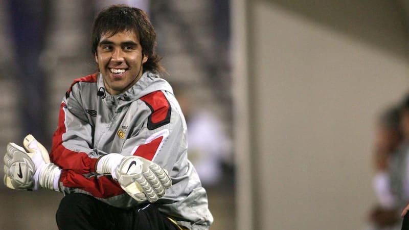 “Les traía una primicia”: Claudio Bravo sorprende con este frase en medio de la posibilidad de volver a Colo Colo