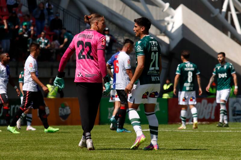 se lesionó en su llegada a su nuevo club en Argentina
Dedvi Missene/Photosport