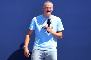 VIDEO| Erling Haaland salió jugando ante incómoda pregunta en su presentación en Manchester City