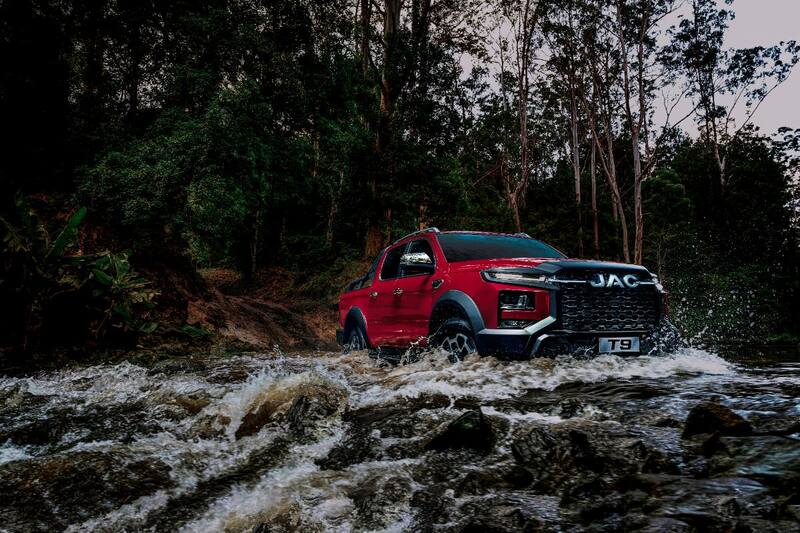 JAC se presentó con nuevo representante y dos flamantes camionetas