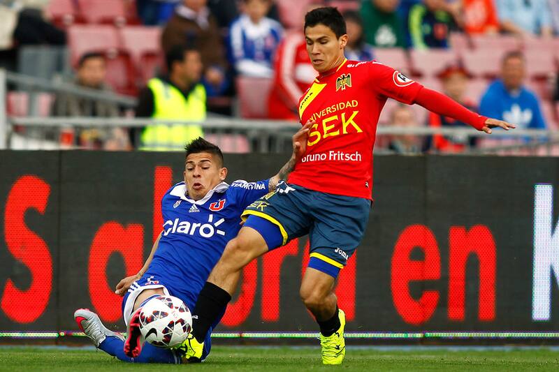 Pablo Galdames jugando por Unión Española.