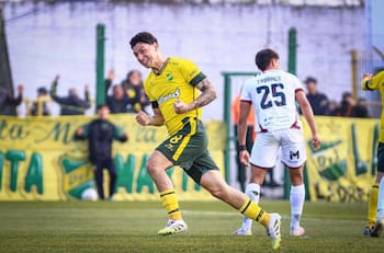 Sonó en Colo Colo, rechazó a la U y UC, y ahora se destaca en Argentina