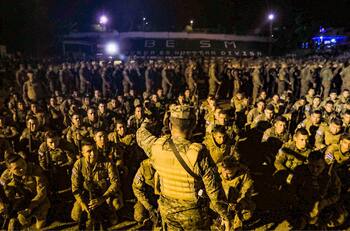 VIDEO | Más de 8.500 militares rodean y cierran la ciudad de Soyapango en un plan anti pandillas de El Salvador
