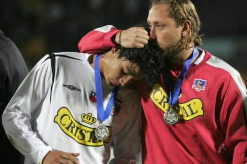 El momento mas triste en la carrera del ex zaguero central. La Copa Sudamericana 2006 estuvo muy cerca de Colo Colo, pero no se pudo.