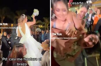 VIDEO| Mujer pelea por el ramo y su agresiva reacción se hace viral