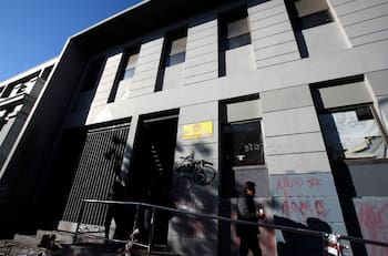 Incidentes en el Liceo de Aplicación: Lanzan más de 100 bombas Molotov al exterior
