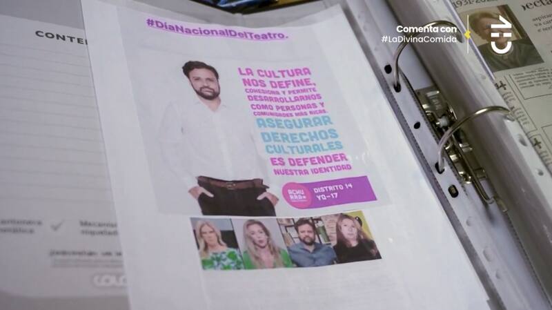 Una de las carpetas llena de sus registros en la prensa / CHV