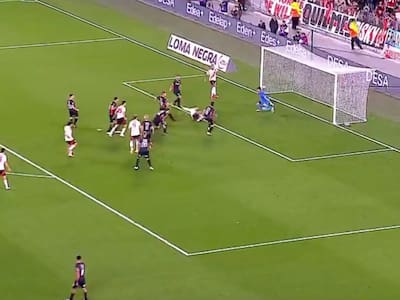 Paulo Díaz apareció en el área y anotó este gol en el duelo de River Plate vs. Barracas Central