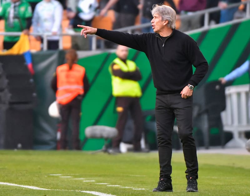 Dio su opinión con respecto a Sánchez y Suazo previo al Derbi de Sevilla. Foto: EFE