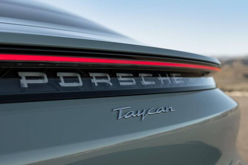 El nuevo Porsche Taycan tiene una nueva luz trasera
