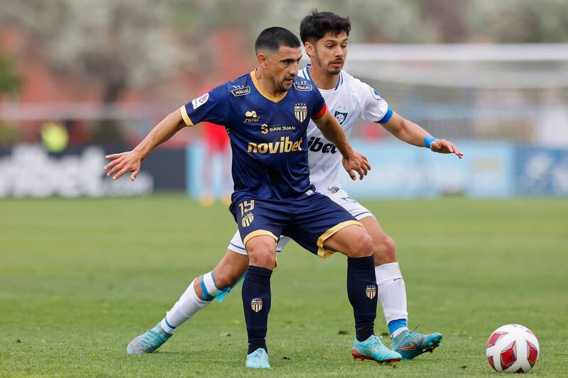 Jimmy Martínez en Magallanes vs Huachipato. Agencia Aton
