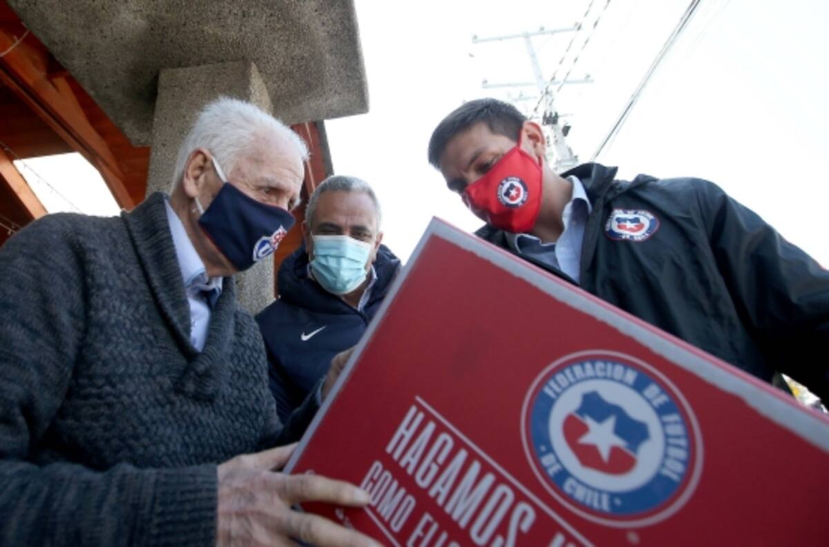 Humberto Cruz y Leonel Sánchez recibieron un reconocimiento de la ANFP