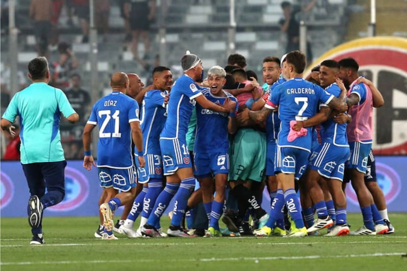 del fútbol chileno se jugó en el Estadio Monumental y fue para los azules. Foto: Agencia Aton.