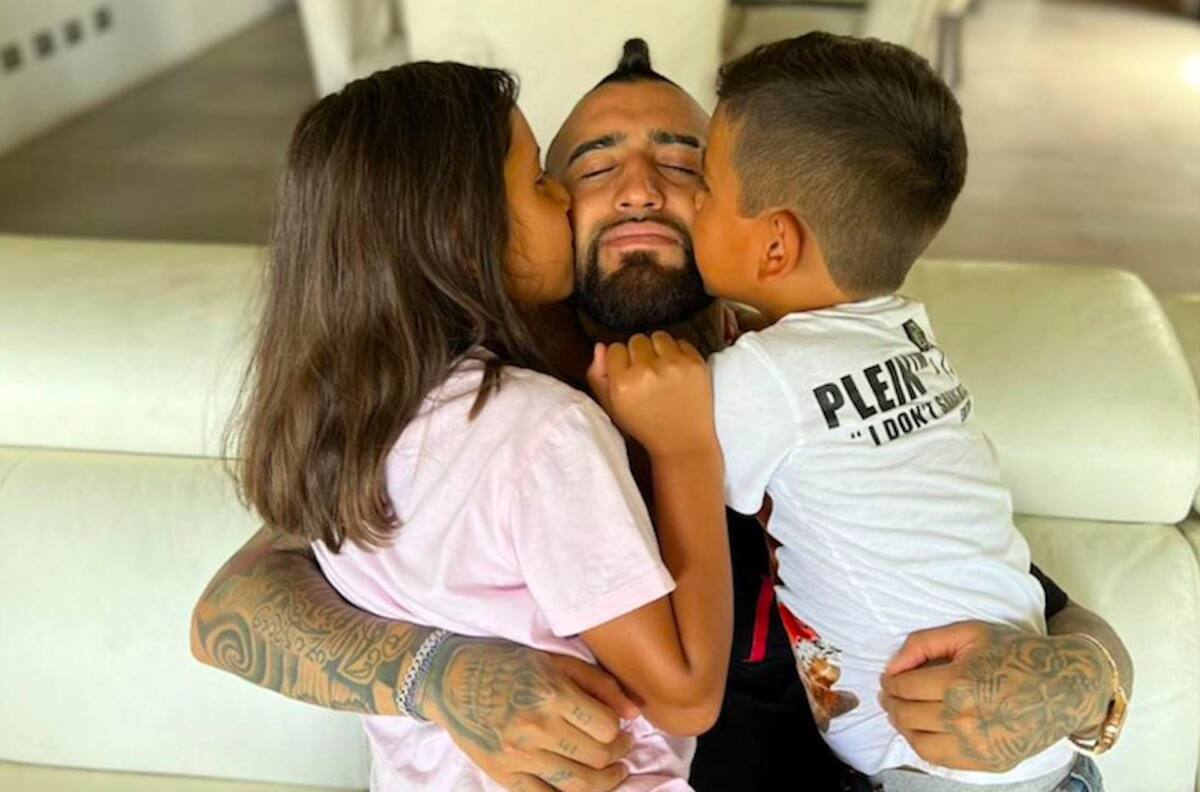 Desde cumbia a Marcianeke: La celebrada y bailada Navidad de Arturo Vidal en Chile