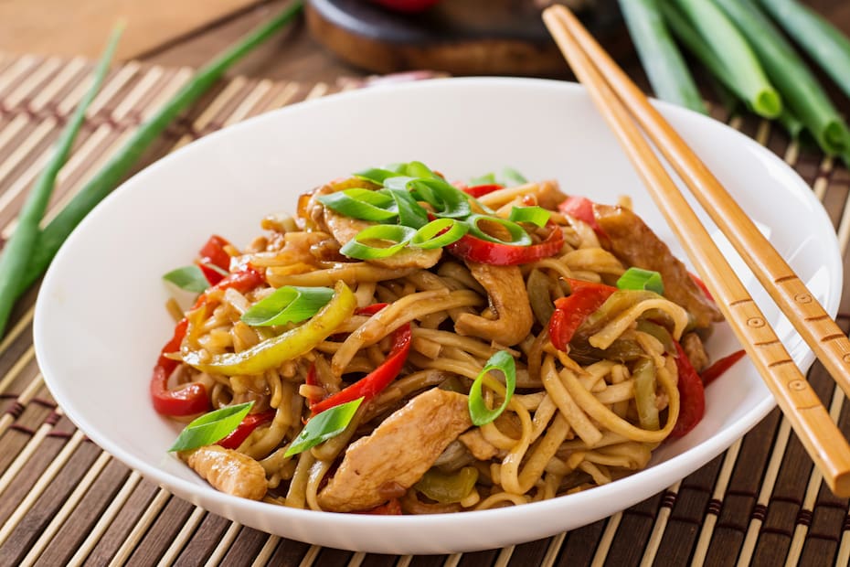 Aprende a preparar este platillo clásico de la comida china. Créditos: Freepik.
