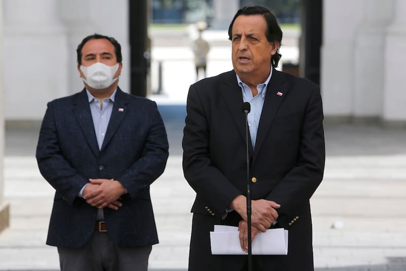 Santiago, 3 de octubre de 2020.
El Ministro del interior Victor Perez junto al Subsecretario Juan Francisco Galli realizan punto de prensa por el accidente de joven caido al Mapocho.
Jonnathan Oyarzun/Aton Chile