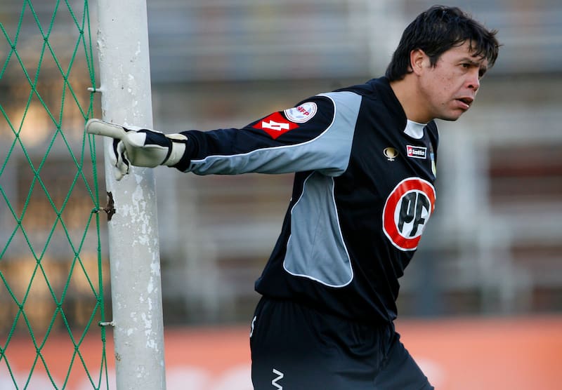 Exarquero del fútbol chileno. En la foto, con la camiseta de O'Higgins. Crédito: Old Photosport.