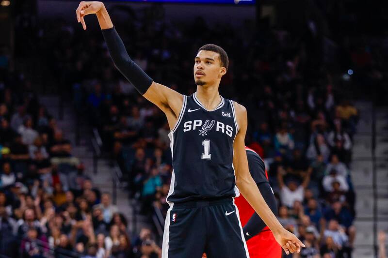 tuvo una gran jornada con los Spurs, pese a la derrota ante los Lakers (Foto: EFE)