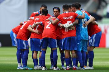 Los tres jugadores de La Roja que quedaron en deuda tras derrota ante Túnez en la Copa Kirin