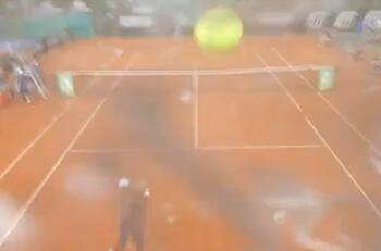 VIDEO| Víctima de Cristian Garin en Wimbledon rompió una cámara de TV en pleno partido de tenis