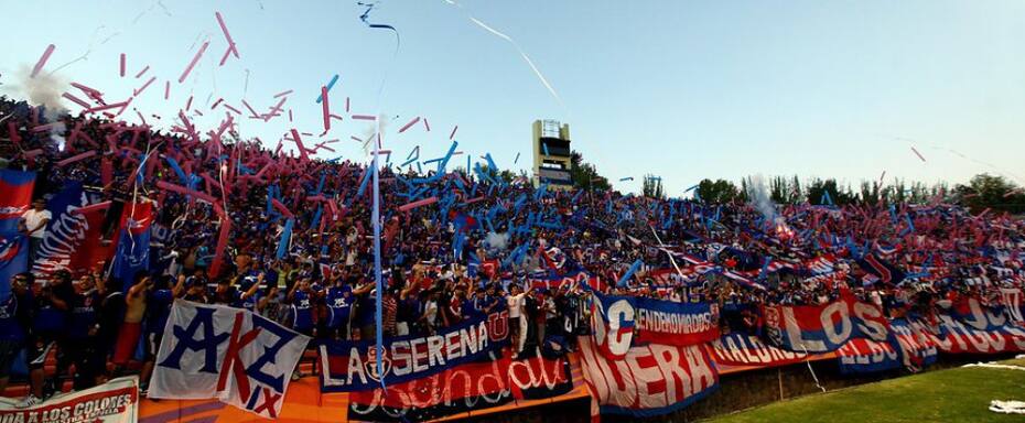 Universidad de Chile llenó el Malvinas Argentinas en 2012