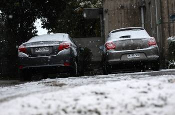 La Región Metropolitana está incluída: Emiten aviso meteorológico por nevadas en la zona central del país