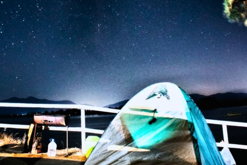Ubicado en la Región de O'Higgins a menos de dos horas desde Santiago. Créditos: Facebook Camping Bosque Hermoso.