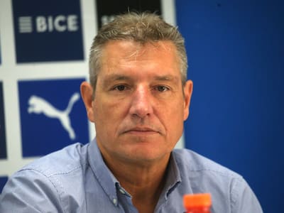 Viejo conocido de Tati Buljubasich: la opción que maneja la UC para reemplazar a Tiago Nunes