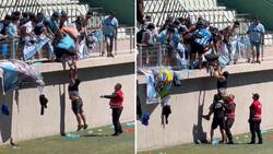 VIDEO | Chilean Premier League: hincha de Iquique cayó a la cancha y los guardias lo ayudaron a subir