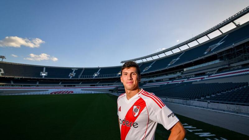 Gonzalo Tapia recordó a Nico Castillo en su despedida de la UC: “Esa gente marca lo que es el club”