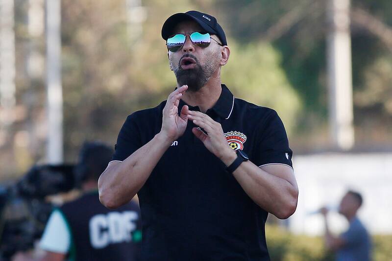 El DT nacional cuestionó la expulsión de Insaurralde en el duelo entre Colo Colo y Cobreloa. Foto: Aton.