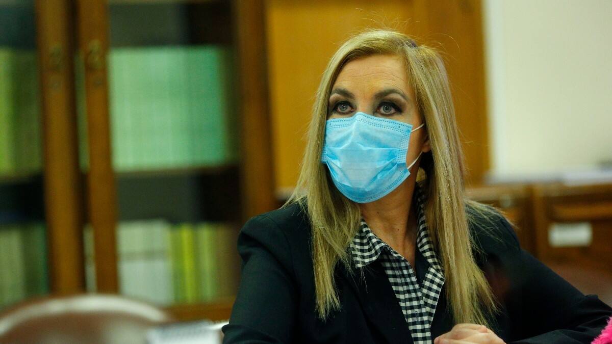 Oposición se va en picada contra Pamela Jiles por abstención en votación de censura