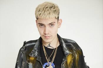 Terminó con vidrios quebrados: Marcianeke protagonizó dura pelea en reconocido resort de Olmué