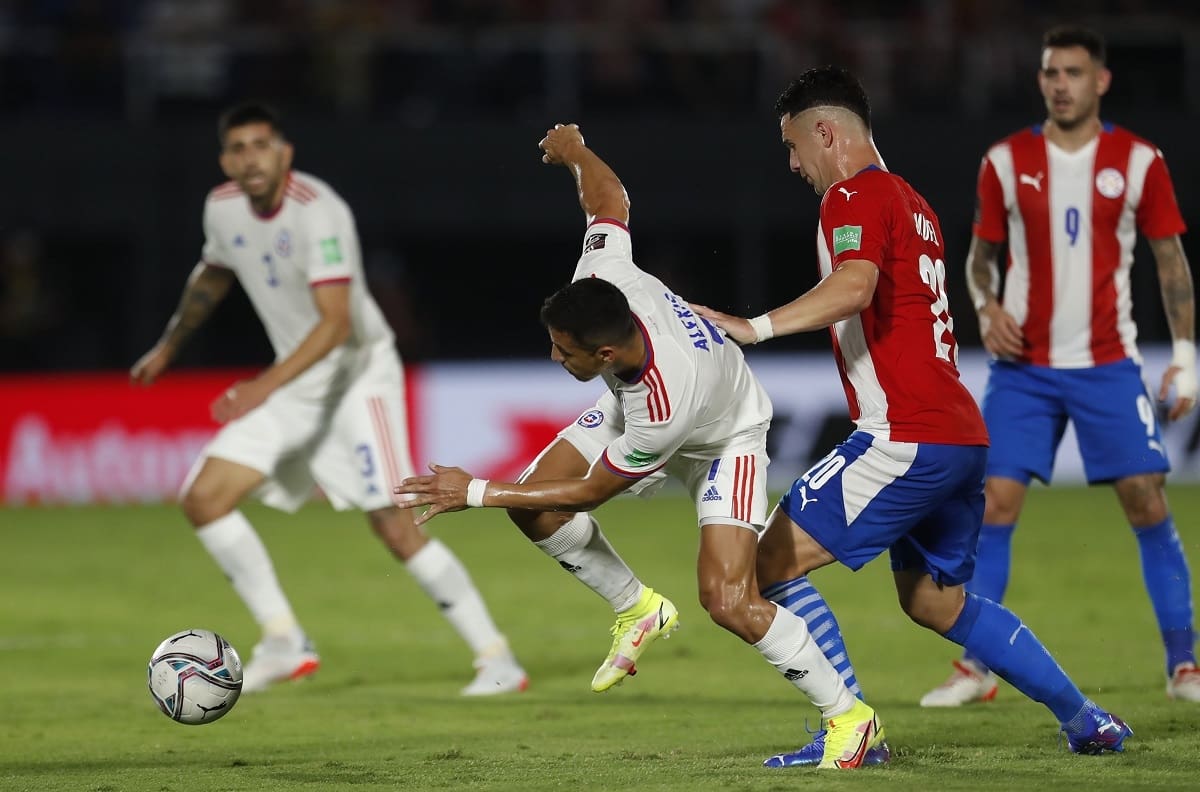 Eliminatorias: La Roja ganó sufriendo en Asunción y sigue soñando con el Mundial