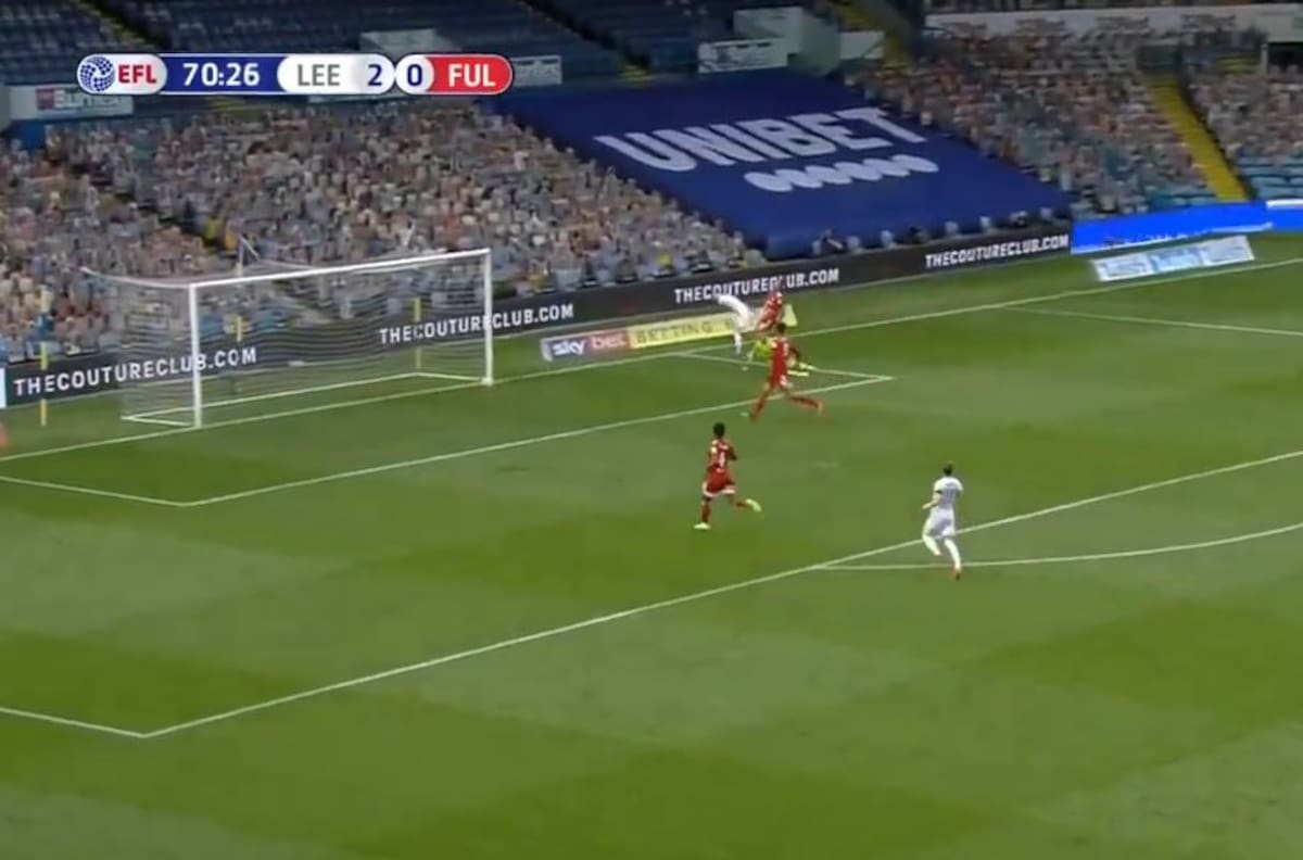 Fútbol total de Bielsa: Dos contras letales y el Leeds golea