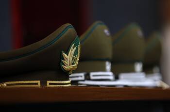 Tres carabineros fueron acusados de violación contra una mujer en comuna de La Cisterna