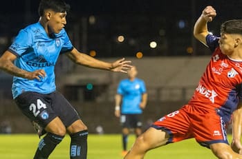 Tenso momento en el Clásico del Norte: hinchas se infiltraron y tuvieron que ser echados del estadio