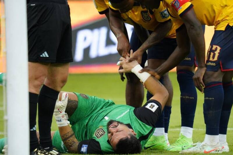 El portero durante el partido ante Venezuela. Foto: API.