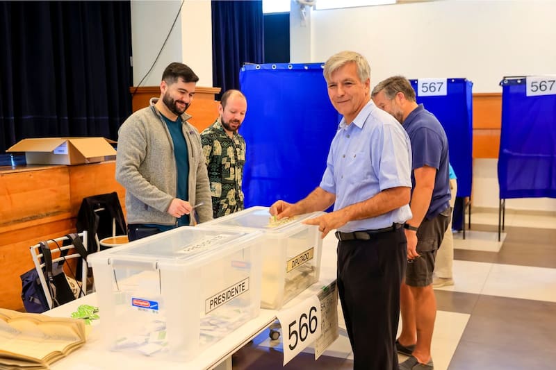 El ex presidente del fútbol chileno, en las Elecciones Presidenciales el 16 de noviembre pasado. Foto: Agencia Aton.