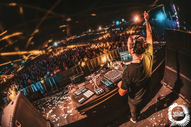 Los horarios por escenario y día