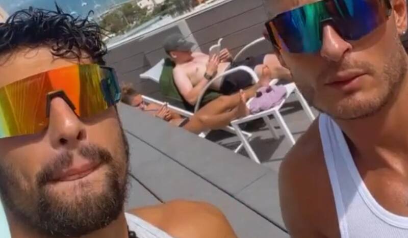 arremetió contra el modelo.