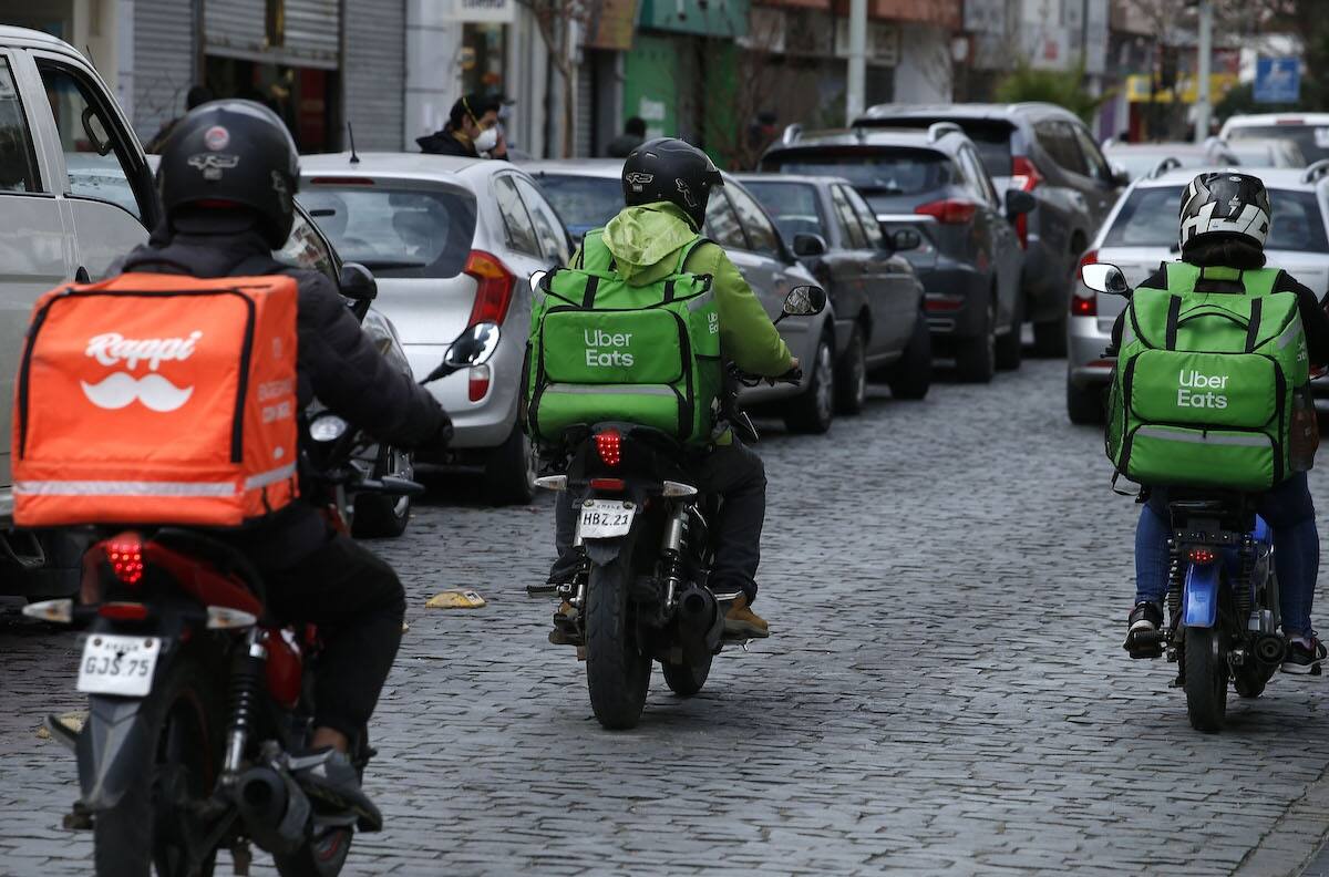 Fallece repartidor de delivery en Peñalolén: recibió mortal agresión de otro motociclista
