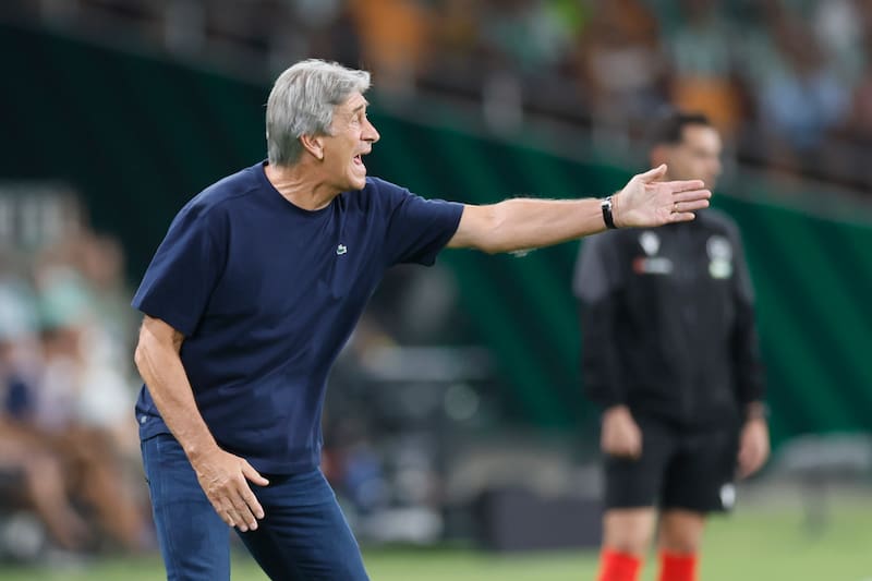 El entrenador chileno termina contrato con el Real Betis en junio de 2026. Foto: Efe.
