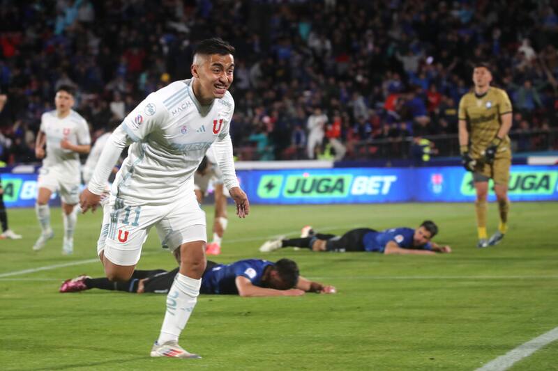 La U es el líder exclusivo del Campeonato Nacional. Foto: Aton.