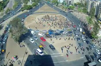 EN VIVO | Así está Plaza Italia tras la muerte de Lucía Hiriart de Pinochet