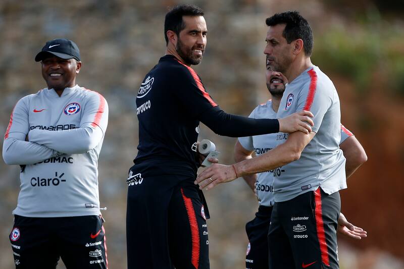 Una de las tareas del preparador de arquero de Chile fue buscar un candidato a suceder a Bravo cuando se retirara. Aspirantes hubo muchos: Collao era el preferido por Lo Tártaro.