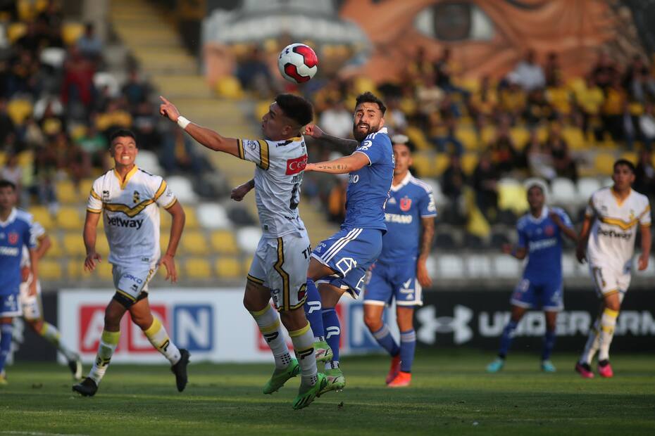 Luis Felipe Gallegos comenzó como titular en la era de Mauricio Pellegrino. Crédito: Agencia Aton.