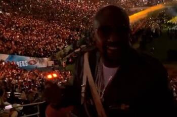 Floyd Mayweather bailó al ritmo de Shakira en show de Mediotempo del SuperBowl