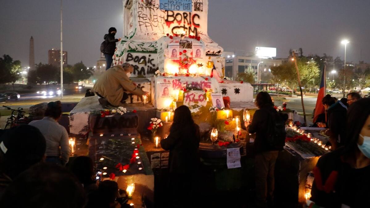 Hubo nuevas manifestaciones en Plaza Italia con homenaje a Francisca Sandoval